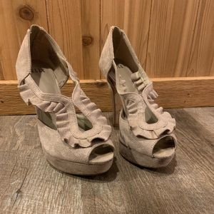 Elle heels. Size 6